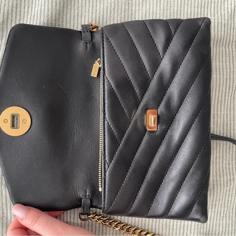 Tory Burch Quilted Leather Kira Wallet on Chain Black Gold - Picture 7 of 11